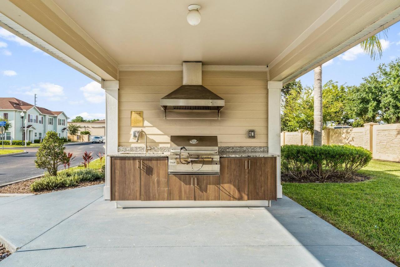 4Br Community Pool Across The Street Wl8989 Villa Kissimmee Exterior photo